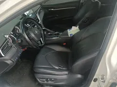 2021 Toyota Camry 2.0G Luxury, белый — фото 11