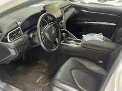 2021 Toyota Camry 2.5G Luxury, белый — фото 4