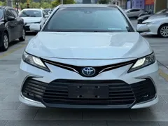 2021 Toyota Camry Hybrid 2.5HG Luxury, белый — фото 2