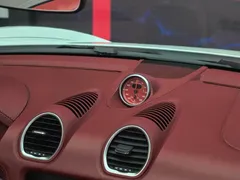 2020 Porsche 718 Boxster 2.0T, белый — фото 43