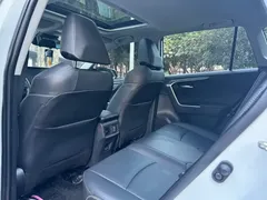 2021 Toyota RAV4 2.0L CVT 2WD Fashion, белый — фото 6