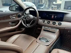 2022 Mercedes-Benz E-Class E 350 e L PHEV Sedan, чёрный — фото 12