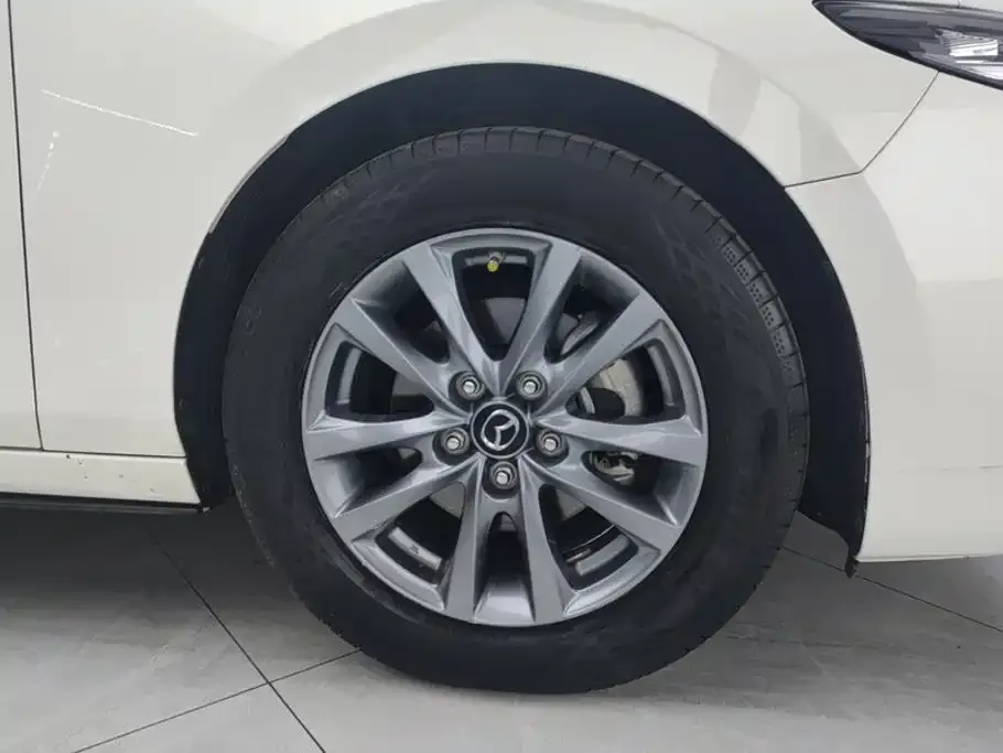 2021 Mazda 3 1.5L AT