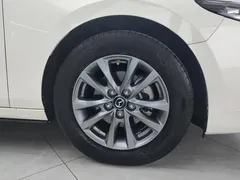2021 Mazda 3 1.5L AT, белый — фото 1