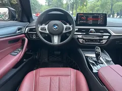 2022 BMW 5 Series 530Li Leading M Sport Package, чёрный — фото 5