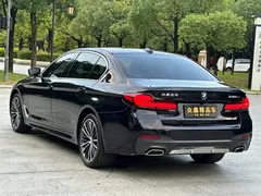 2022 BMW 5 Series 530Li Leading M Sport Package, чёрный — фото 16