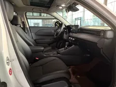 2023 Honda Vezel 1.5L CVT Tech, белый — фото 10