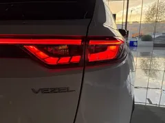 2023 Honda Vezel 1.5L CVT Tech, белый — фото 18