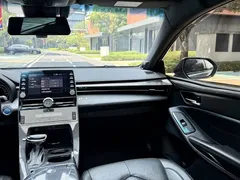 2019 Toyota Avalon Hybrid 2.5L Luxury — фото 18