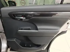 2021 Toyota Crown Kluger 2.5L HEV 4WD Premium — фото 25