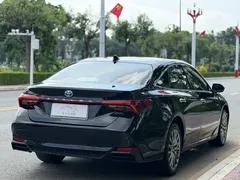 2023 Toyota Avalon Hybrid 2.5L XLE Premium, чёрный — фото 5