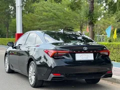 2023 Toyota Avalon Hybrid 2.5L XLE Premium, чёрный — фото 6