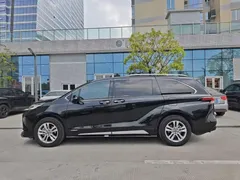 2021 Toyota Sienna 2.5L Hybrid Platinum, чёрный — фото 3