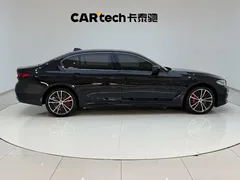 2022 BMW 5 Series 530Li M Sport Package, чёрный — фото 12