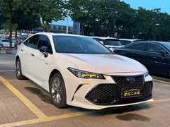 2019 Toyota Avalon Hybrid 2.5L Luxury, белый — фото 3
