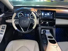 2019 Toyota Avalon Hybrid 2.5L Luxury, белый — фото 13