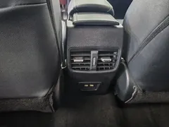 2021 Toyota Corolla 1.2T S-CVT Luxury, белый — фото 9