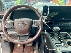 2021 Toyota Sienna 2.5L Hybrid Platinum, белый — фото 7