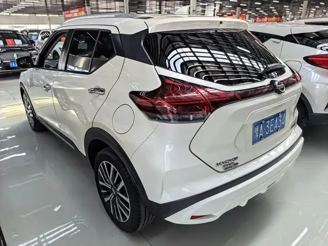 2022 Nissan Kicks 1.5L CVT XV Luxury