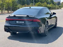 2022 Audi A7 55 TFSI quattro Premium, чёрный — фото 9