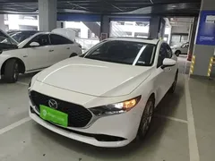 2022 Mazda 3 2.0L AT, белый — фото 2