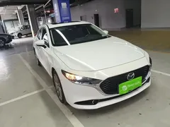 2022 Mazda 3 2.0L AT, белый — фото 4