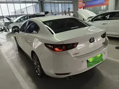 2022 Mazda 3 2.0L AT, белый — фото 5