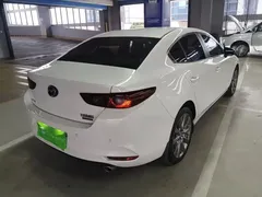 2022 Mazda 3 2.0L AT, белый — фото 7