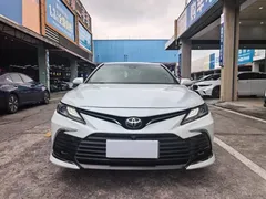 2021 Toyota Camry 2.0G Luxury, белый — фото 2