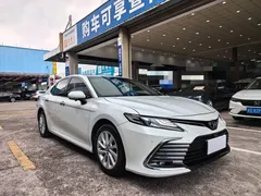 2021 Toyota Camry 2.0G Luxury, белый — фото 3