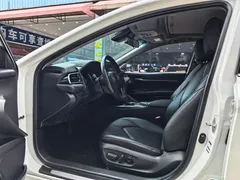 2021 Toyota Camry 2.0G Luxury, белый — фото 5