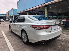 2021 Toyota Camry 2.0G Luxury, белый — фото 12