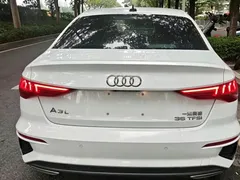 2022 Audi A3 Sportback 35 TFSI Sport, белый — фото 10