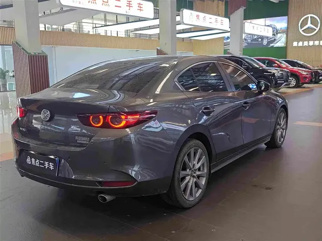 2023 Mazda 3 2.0L AT