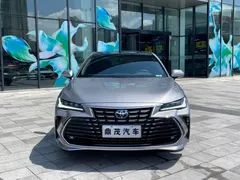 2022 Toyota Avalon Hybrid 2.5L XLE Premium — фото 2