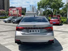2022 Toyota Avalon Hybrid 2.5L XLE Premium — фото 4