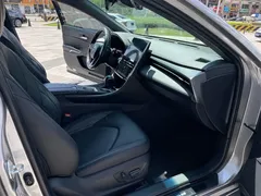 2022 Toyota Avalon Hybrid 2.5L XLE Premium — фото 13