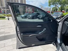 2022 Toyota Avalon Hybrid 2.5L XLE Premium — фото 15