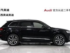 2023 Audi Q7 55 TFSI quattro S line Sport, чёрный — фото 3