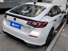 2023 Honda Civic Hatchback 2.0L e:HEV — фото 3