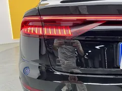 2022 Audi Q8 55 TFSI Luxury Dynamic, чёрный — фото 9