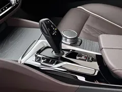 2022 BMW 5 Series 530Li Leading M Sport Package — фото 10
