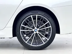 2022 BMW 5 Series 530Li Leading M Sport Package — фото 14