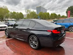 2021 BMW 5 Series 525i M Sport Package, чёрный — фото 4