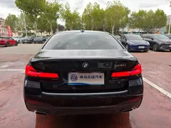 2021 BMW 5 Series 525i M Sport Package, чёрный — фото 5