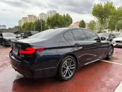 2021 BMW 5 Series 525i M Sport Package, чёрный — фото 6