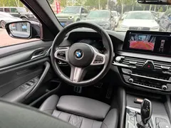 2021 BMW 5 Series 525i M Sport Package, чёрный — фото 11