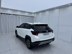 2022 Toyota Yaris L Zhixuan X 1.5L CVT Luxury Plus, белый — фото 6