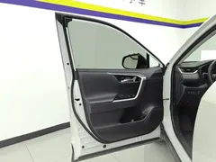 2021 Toyota RAV4 2.0L CVT 2WD Fashion Plus, белый — фото 3