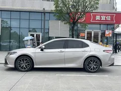 2021 Toyota Camry 2.5G Luxury — фото 3